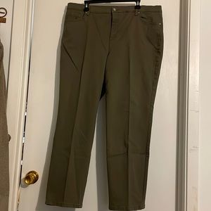 Gloria Vanderbilt Amanda green jeans size 18w